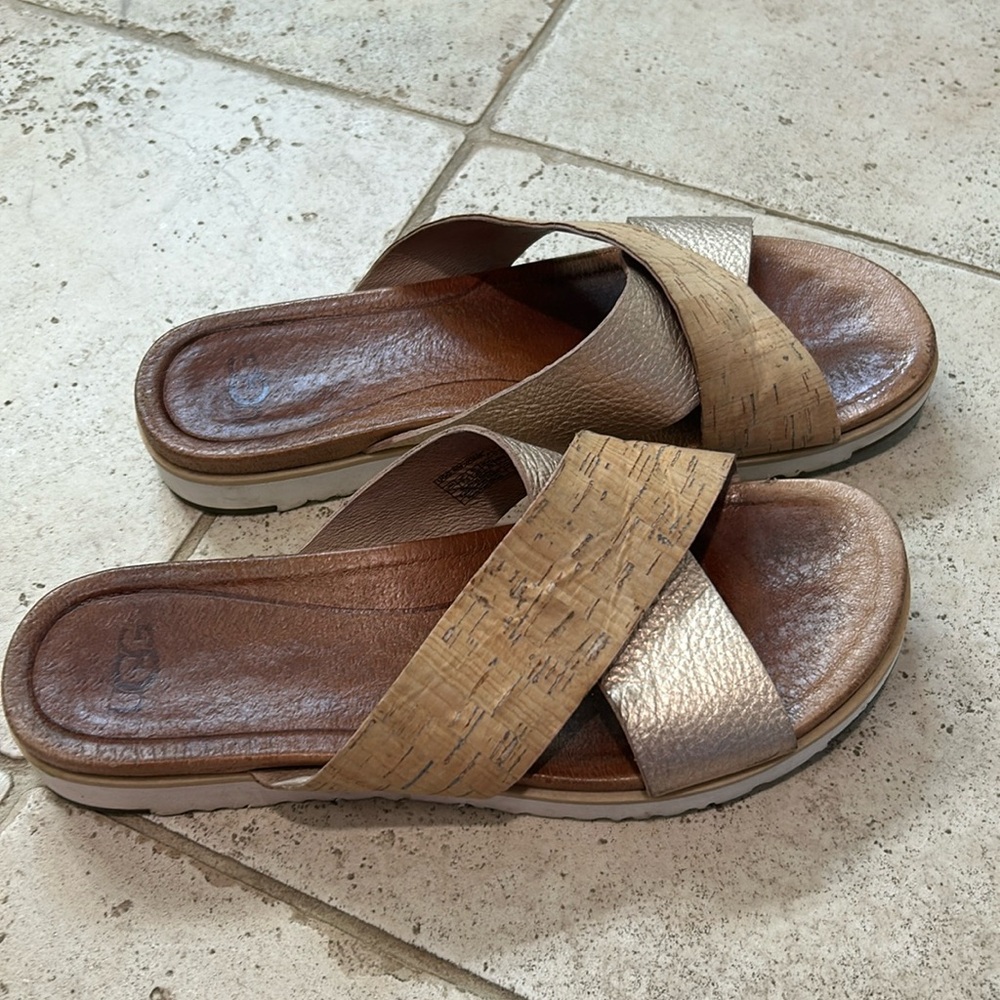GUC women’s Ugg rose gold/natural cork slides, size 9